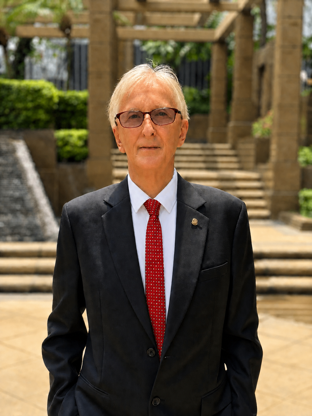 Dr. Bernd Götze